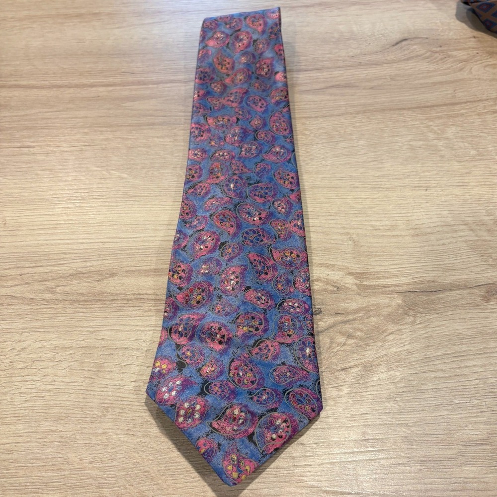 Donatello Mens Silk Tie Blue Pink Paisley Made in Italy Rome Formal Necktie